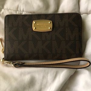 Michael Kors wristlet